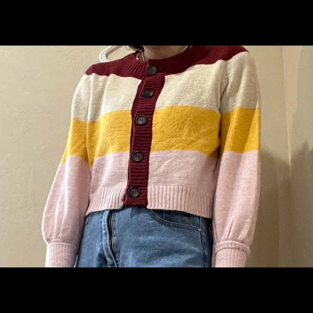 Sweater!! barely worn, size s-m!